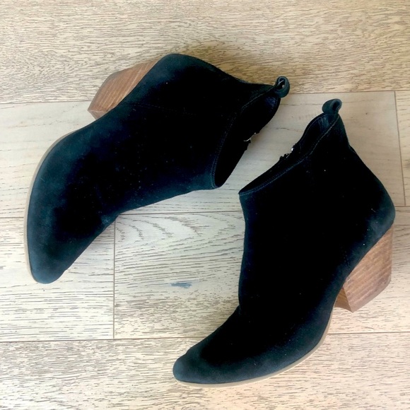 Dolce Vita Suede Ankle Booties - Picture 4 of 7
